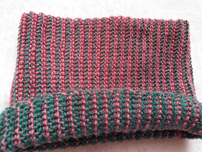 アフガン編みのダブルフックでネックウォーマーを手編み 着脱の伸縮性は